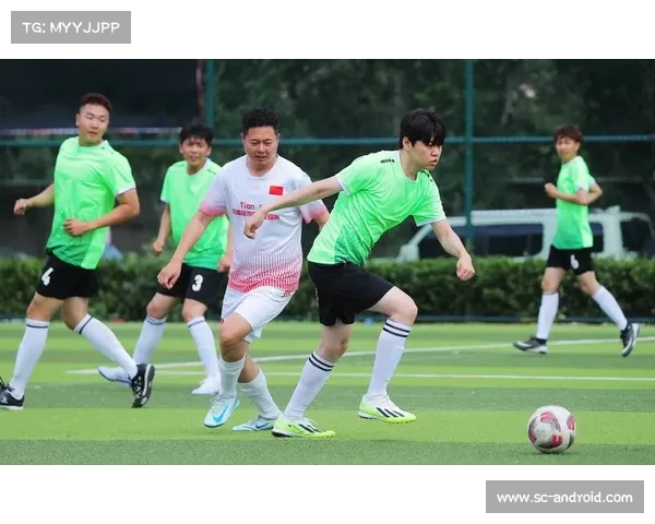 从足球运动员高额年薪探讨体育产业与社会经济发展的互动影响 从足球运动员高额年薪探讨体育产业与社会经济发展的互动影响